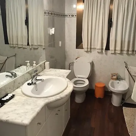 Big Authentic Family House With Lakeview