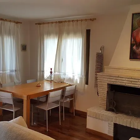 Big Authentic Family House With Lakeview La Puebla De Castro